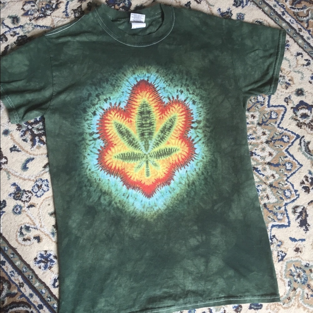 Cool 😎 Tie dye ganja t shirt ! 🌿🌻 M-sm/ W m/l